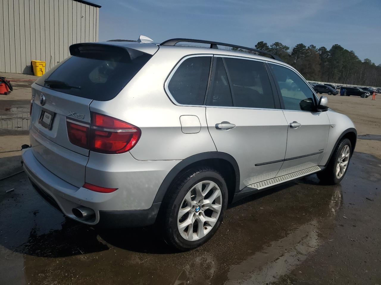 2013 BMW X5 XDRIVE3 - Image 3