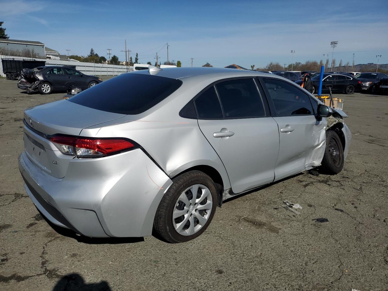 2022 TOYOTA COROLLA LE - Фото 3