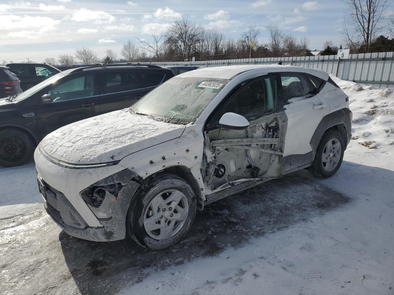 2024 HYUNDAI KONA SE