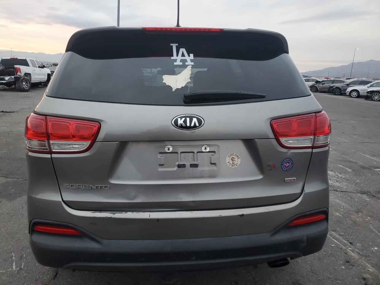 2017 KIA SORENTO LX - Фото 6