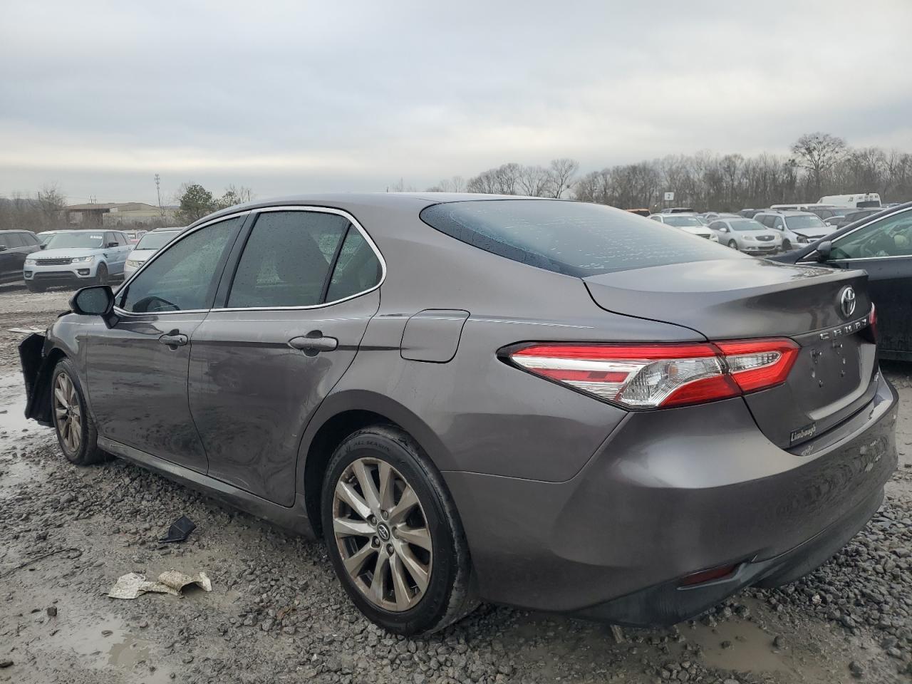 2018 TOYOTA CAMRY L - Фото 2