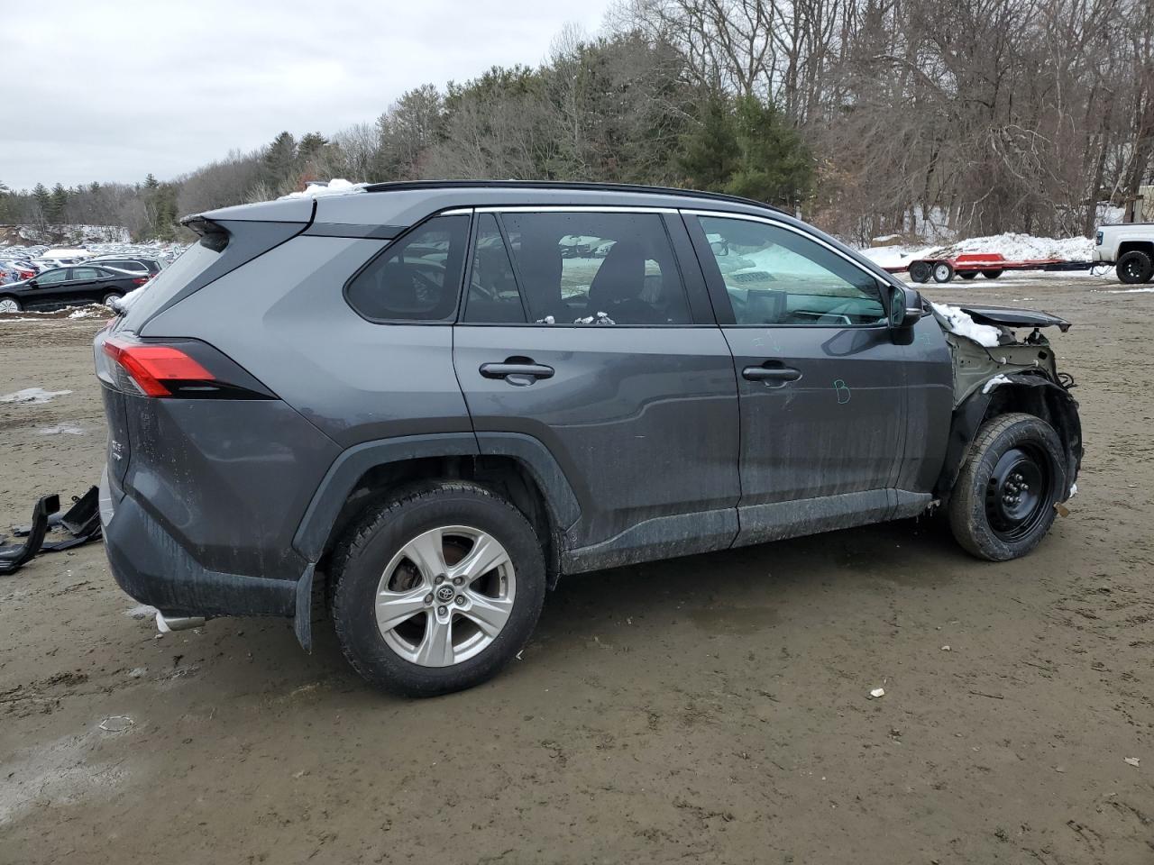 2020 TOYOTA RAV4 XLE - Фото 3