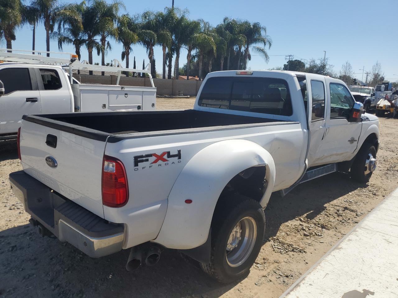 2011 FORD F350 SUPER - Image 3