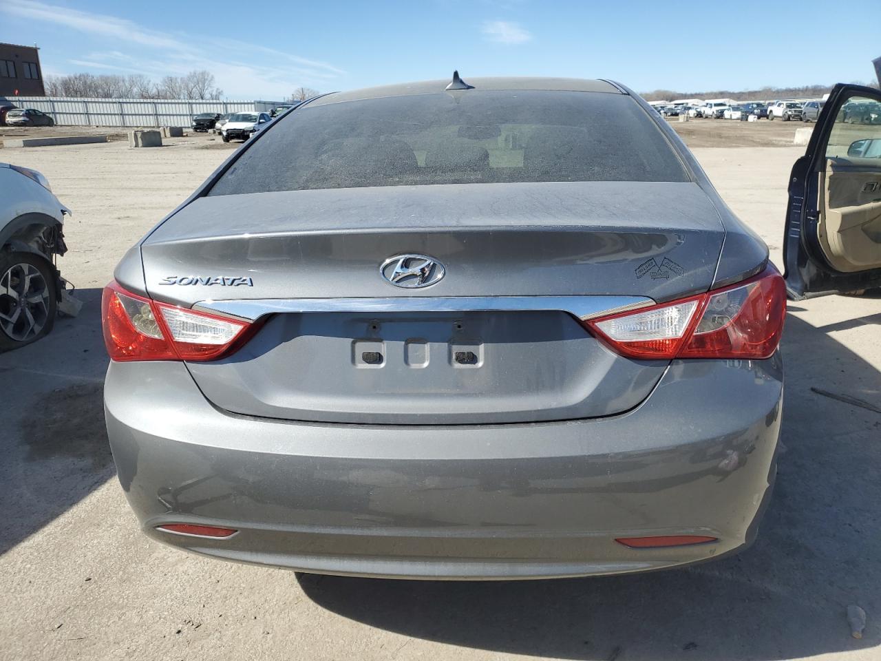 2013 HYUNDAI SONATA GLS - Image 6