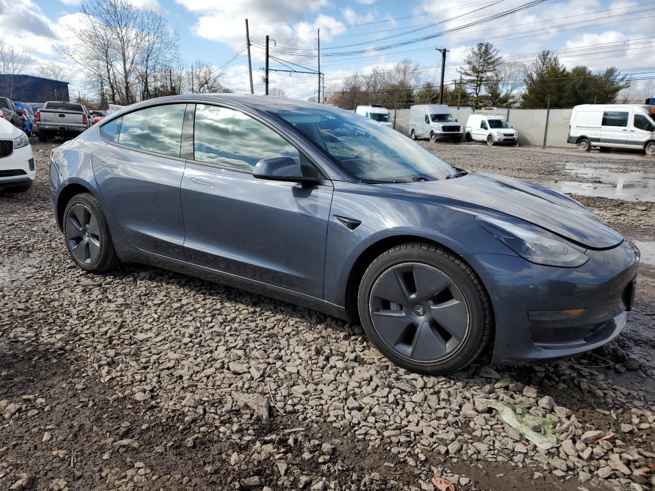 2022 TESLA MODEL 3 - Фото 4