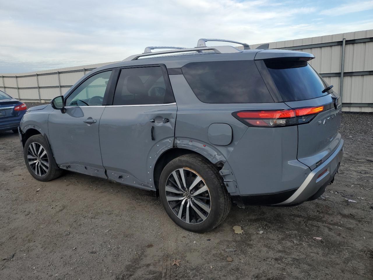 2023 NISSAN PATHFINDER - Фото 2