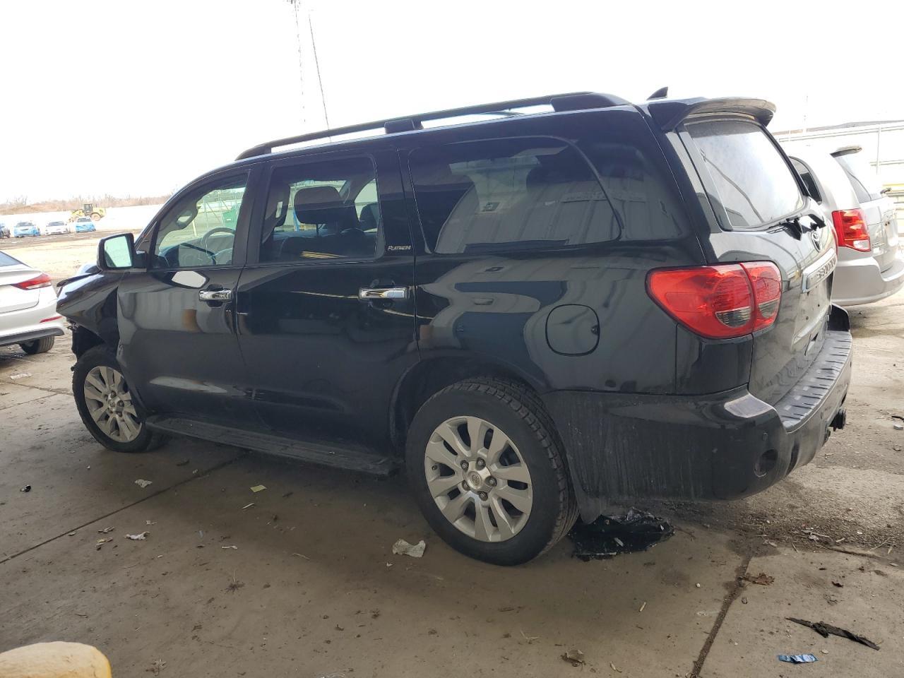2014 TOYOTA SEQUOIA PL - Image 2
