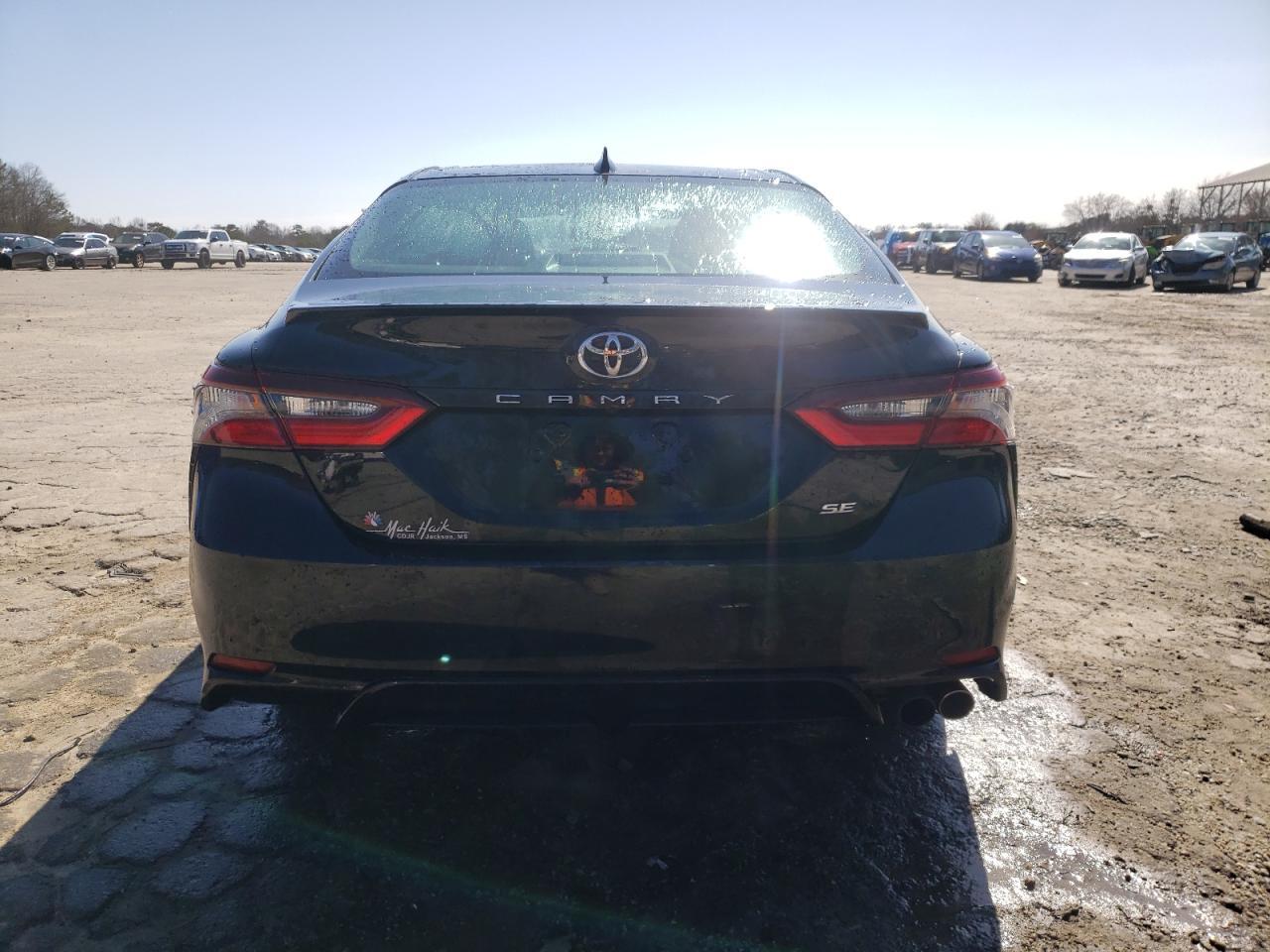 2021 TOYOTA CAMRY SE - Фото 6