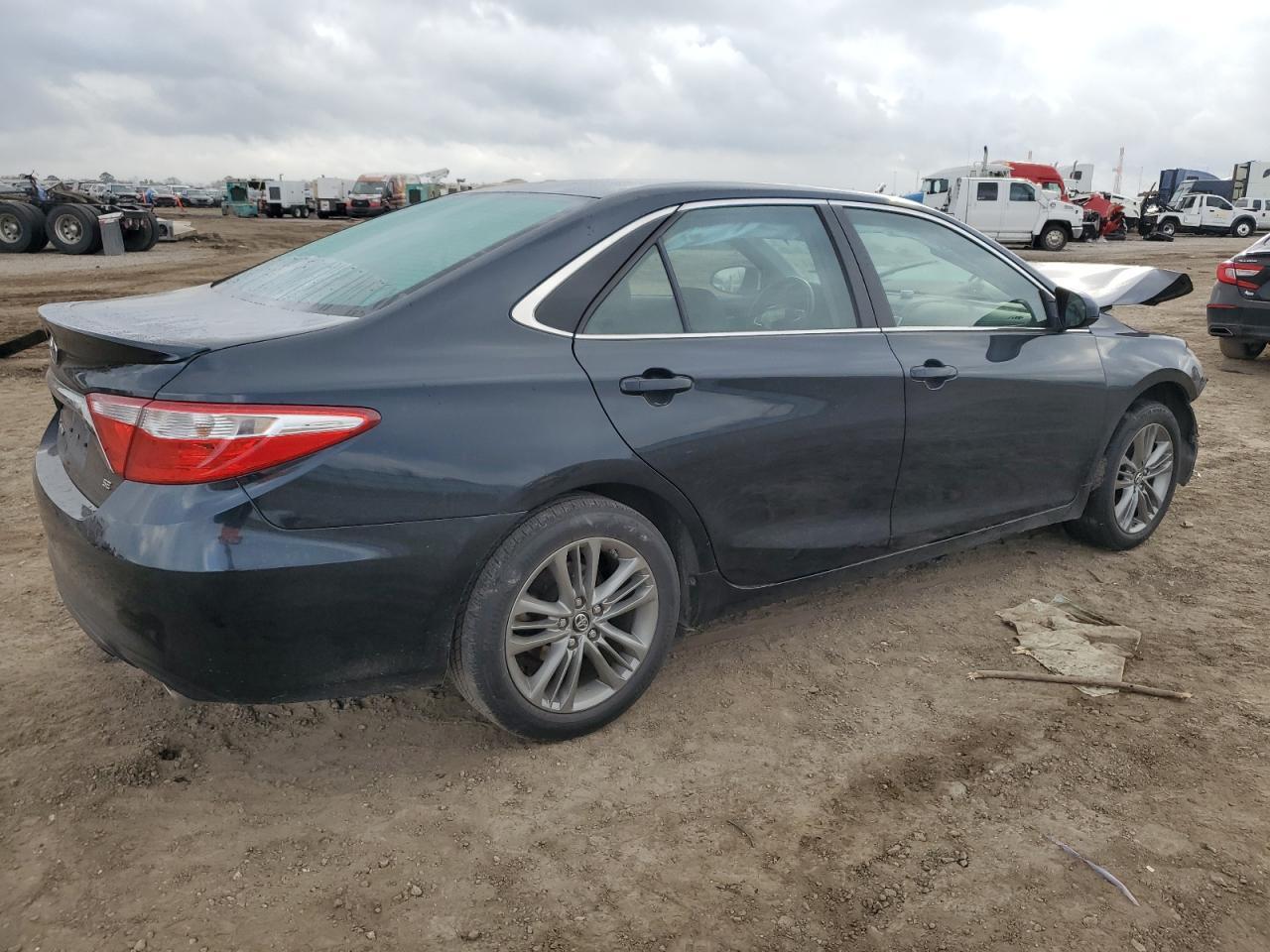 2017 TOYOTA CAMRY LE - Фото 3