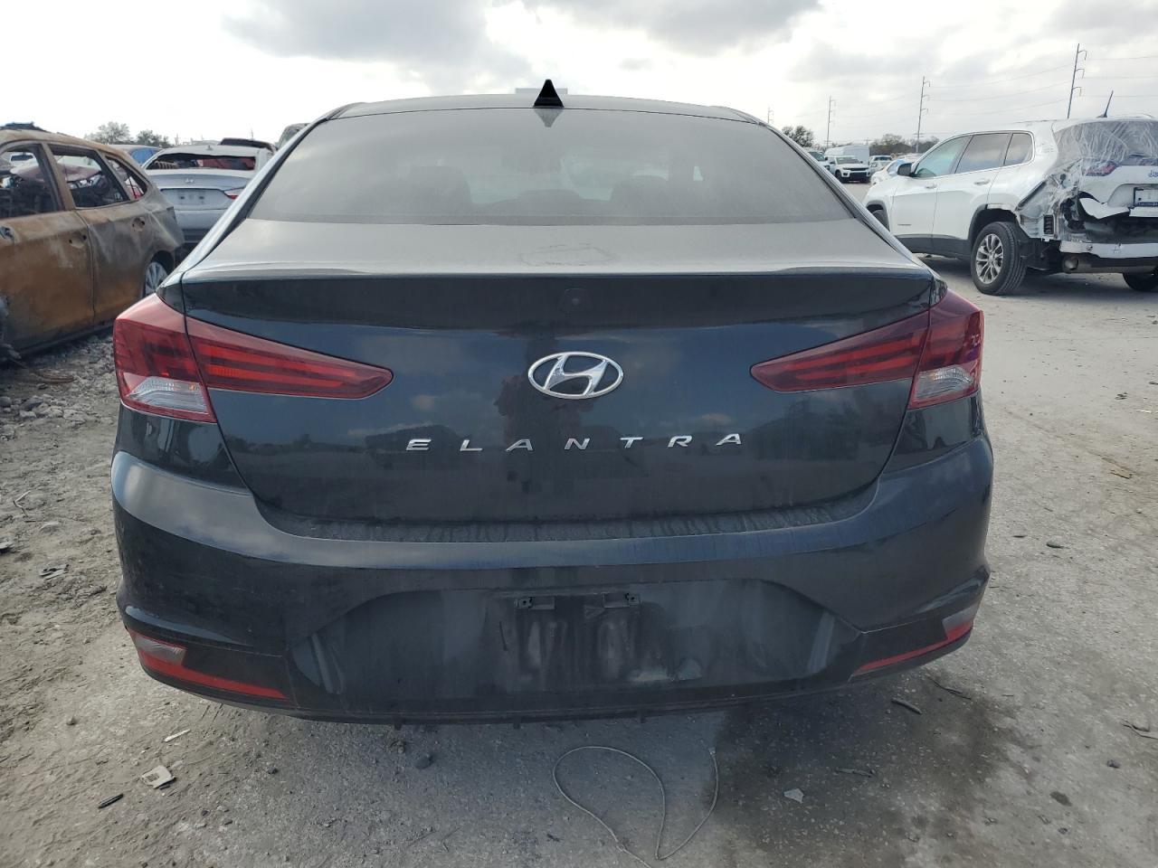 2019 HYUNDAI ELANTRA SE - Фото 6