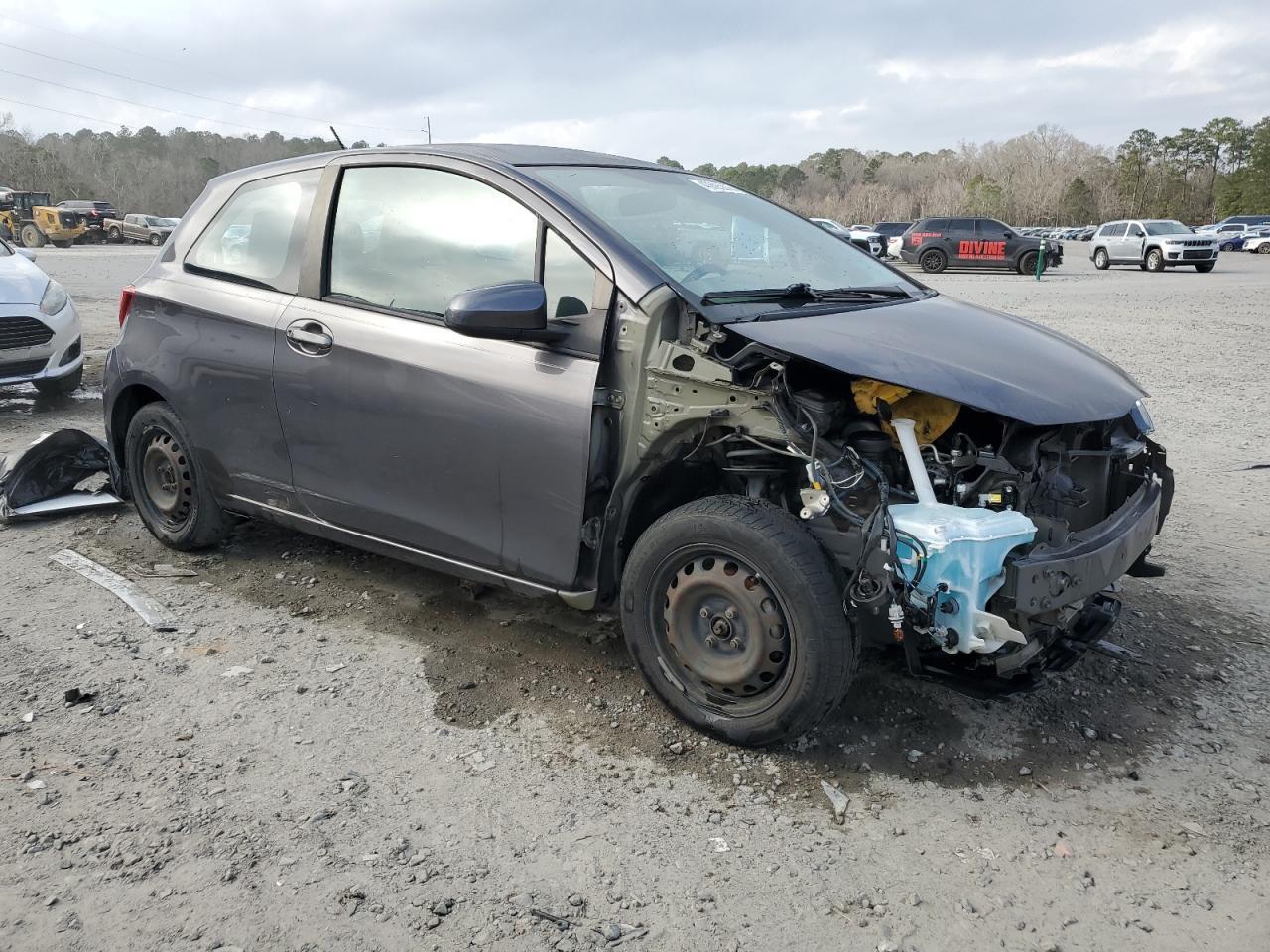 2015 TOYOTA YARIS - Image 4