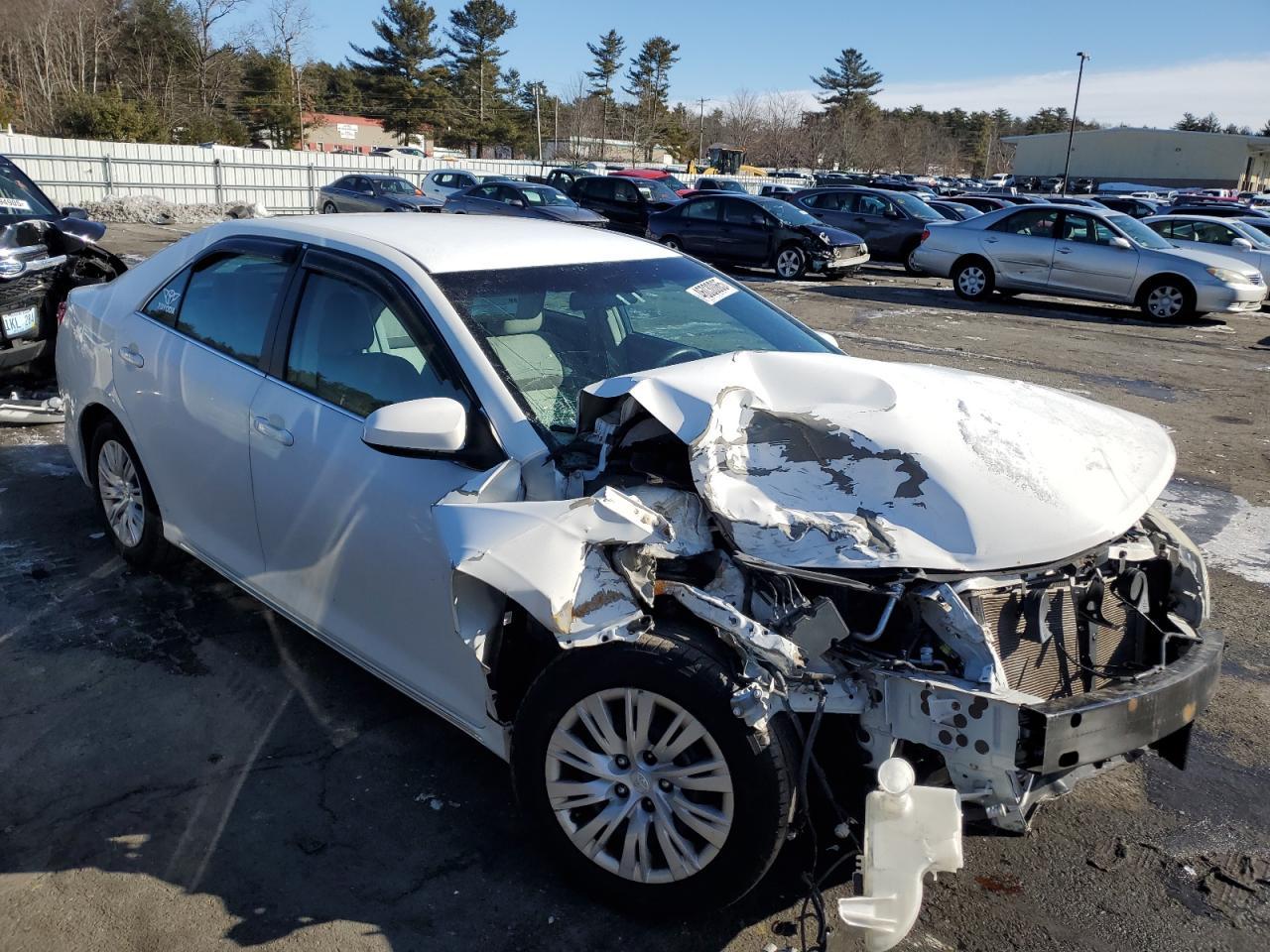 2014 TOYOTA CAMRY L - Image 4