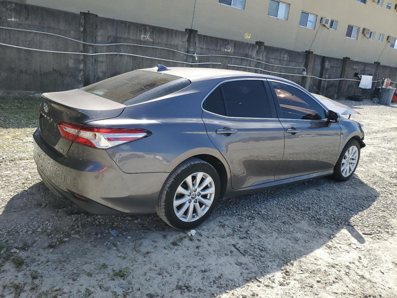 2019 TOYOTA CAMRY L - Фото 3
