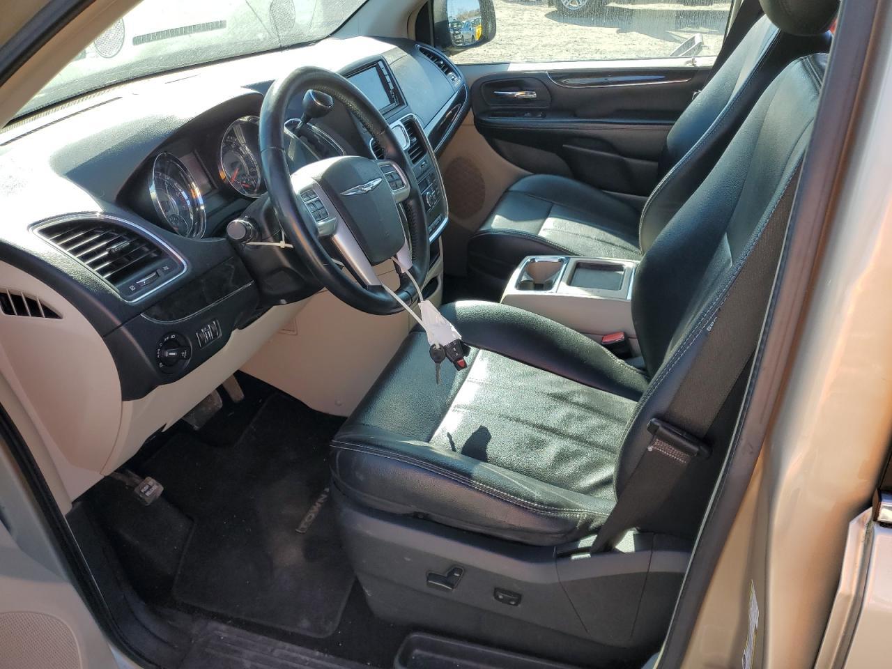 2014 CHRYSLER TOWN & COU - Фото 7