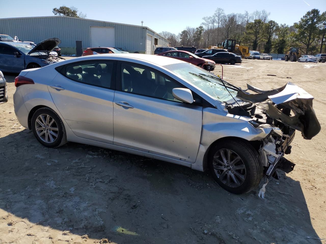 2015 HYUNDAI ELANTRA SE - Image 4