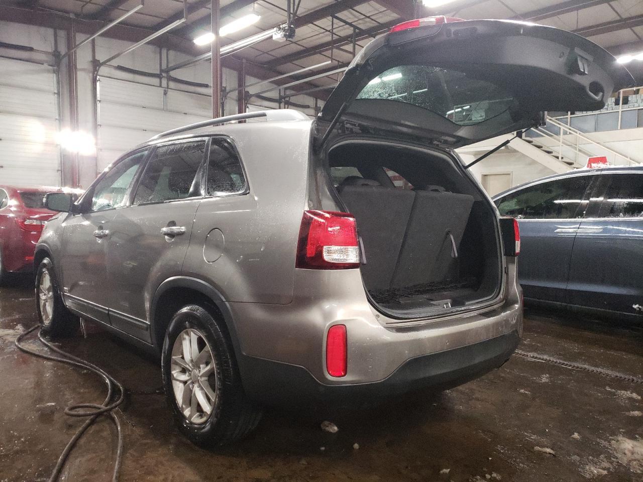 2015 KIA SORENTO LX - Image 2