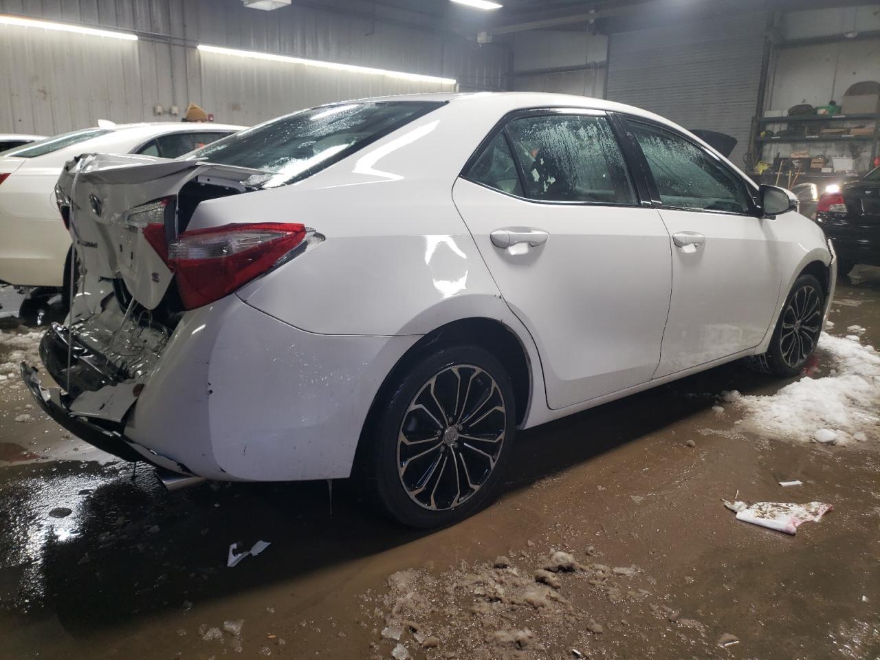 2015 TOYOTA COROLLA L - Фото 3