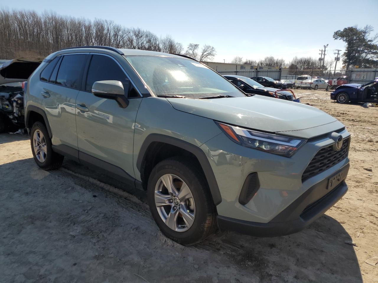 2022 TOYOTA RAV4 XLE - Фото 4
