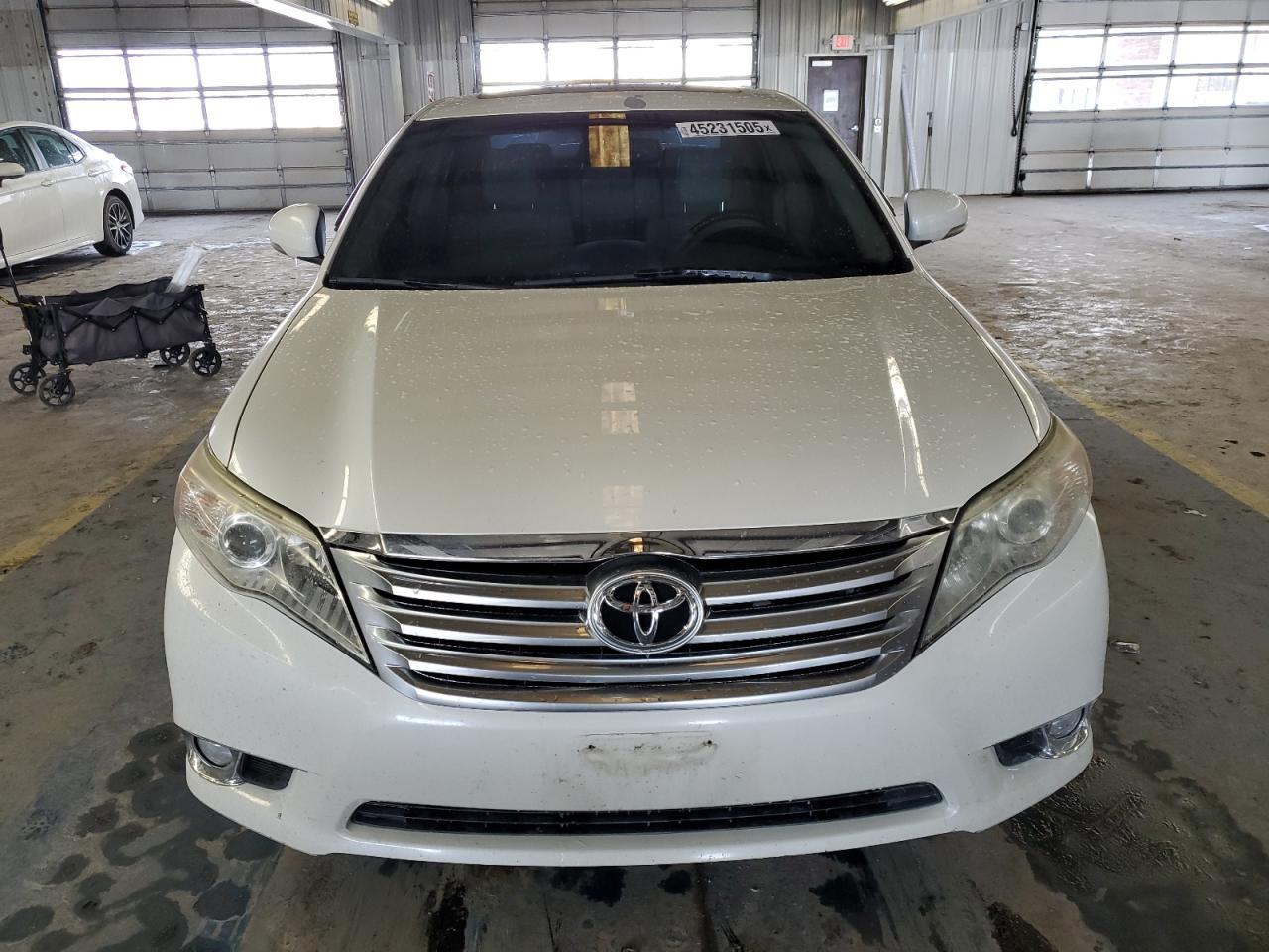 2011 TOYOTA AVALON BAS - Image 5