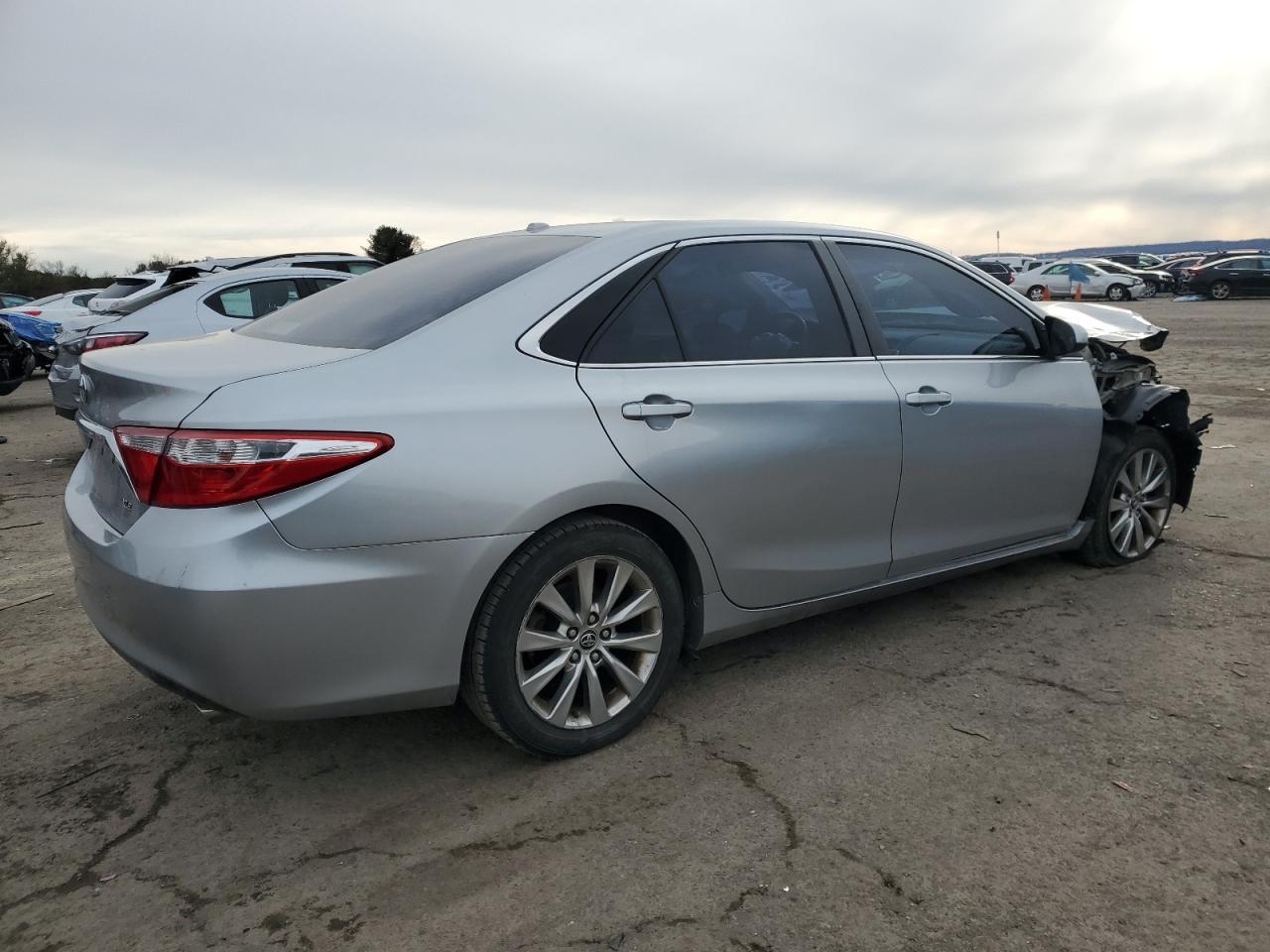 2016 TOYOTA CAMRY LE - Image 3