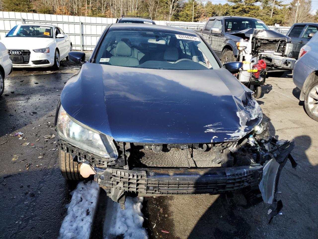 2014 HONDA ACCORD LX - Image 5
