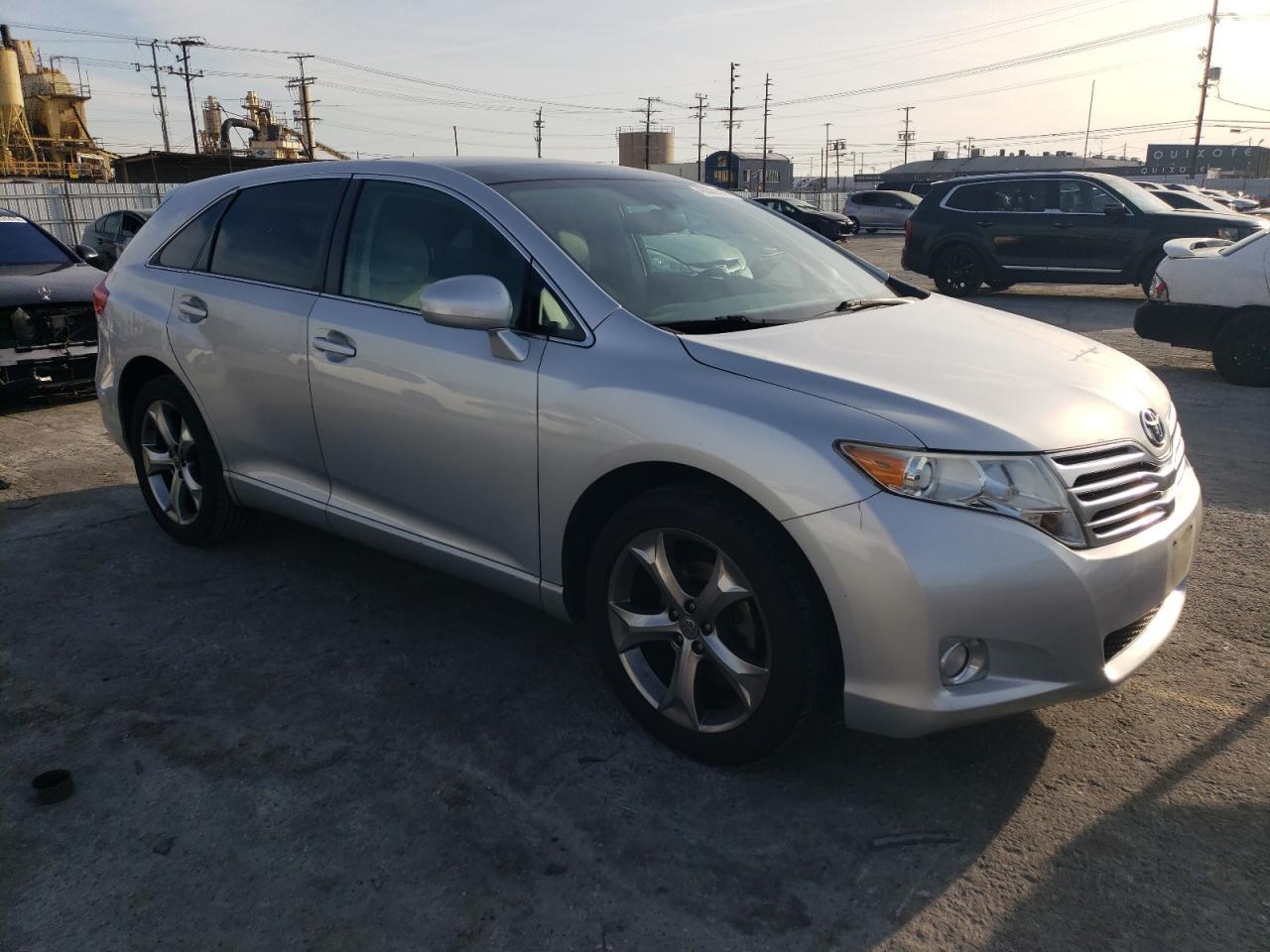 2011 TOYOTA VENZA - Фото 4