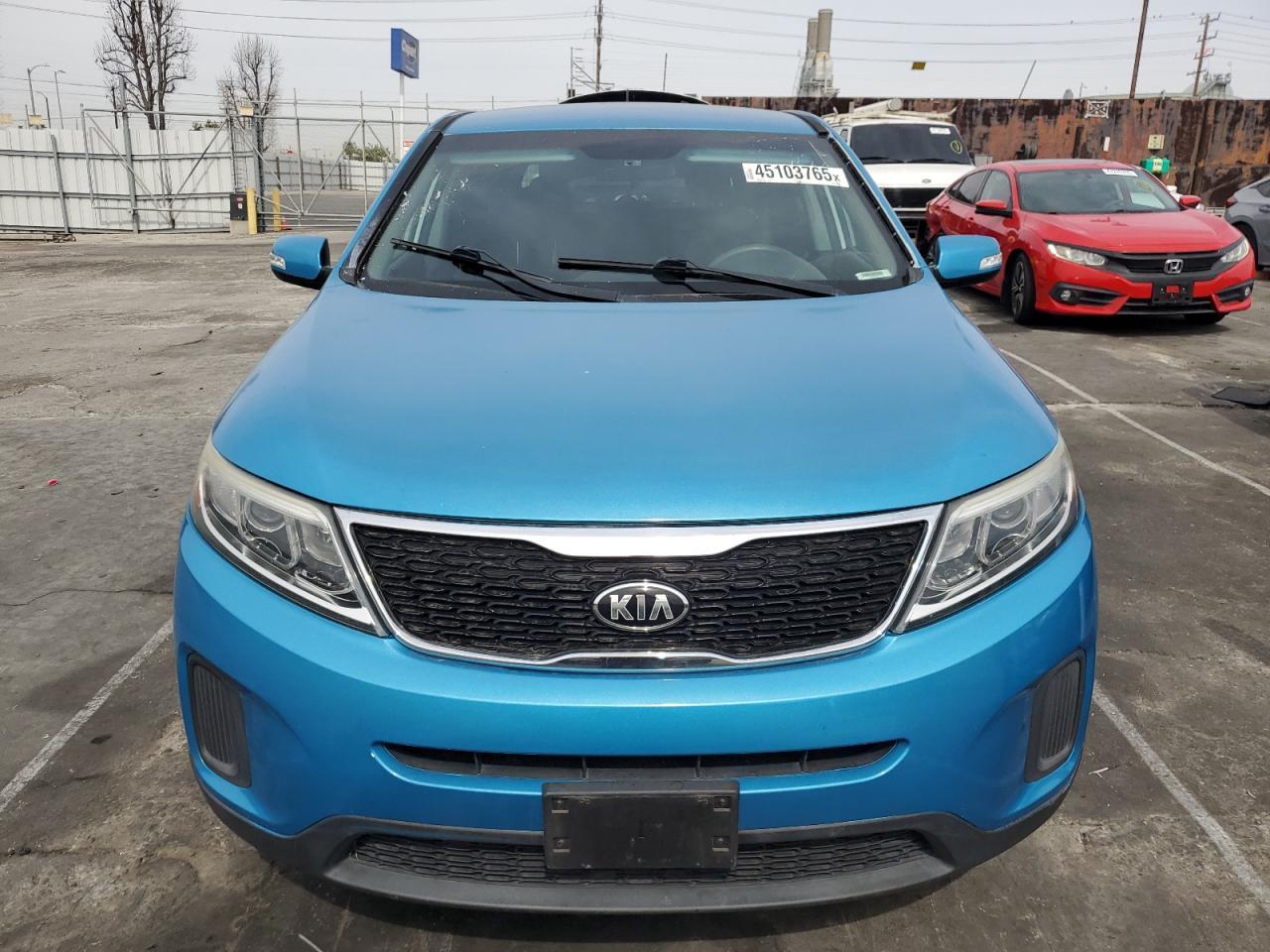 2015 KIA SORENTO LX - Фото 5
