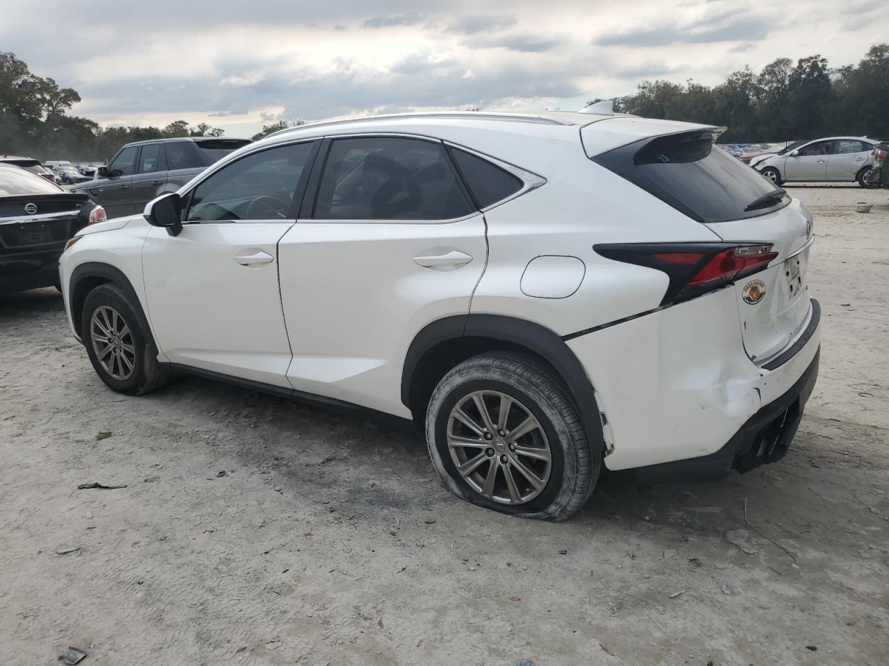 2017 LEXUS NX 200T BA - Фото 2