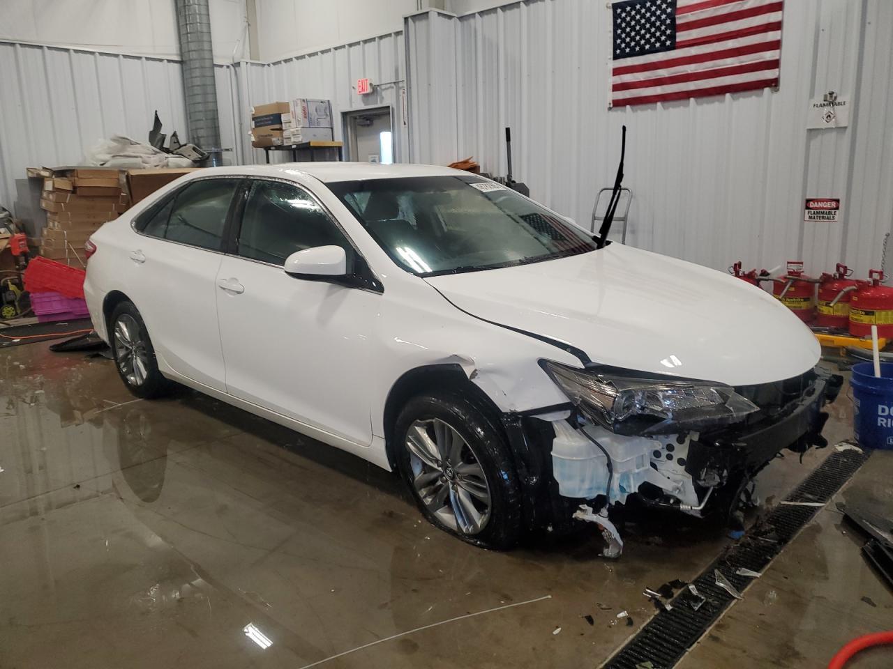 2017 TOYOTA CAMRY LE - Фото 4