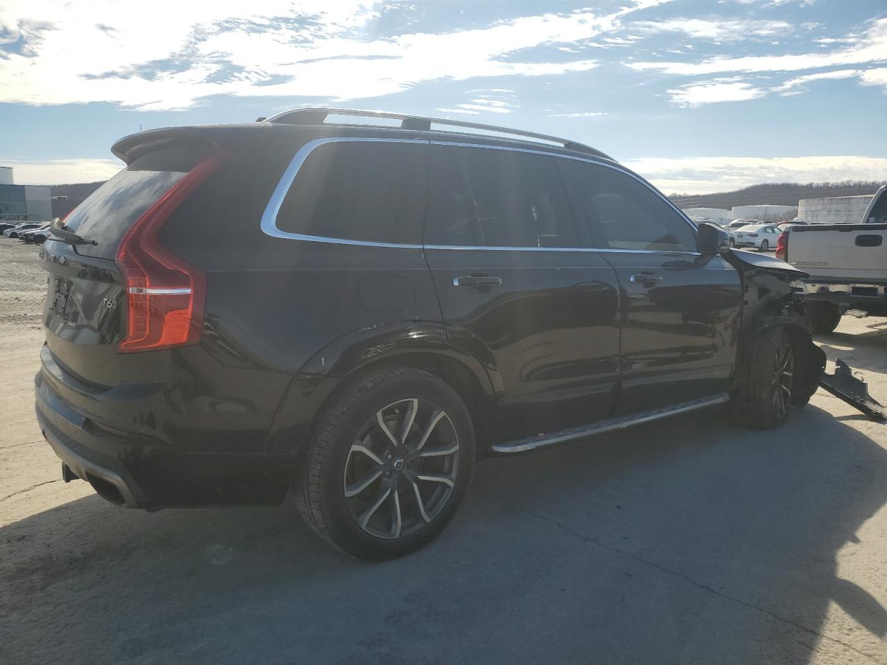 2016 VOLVO XC90 T6 - Фото 3