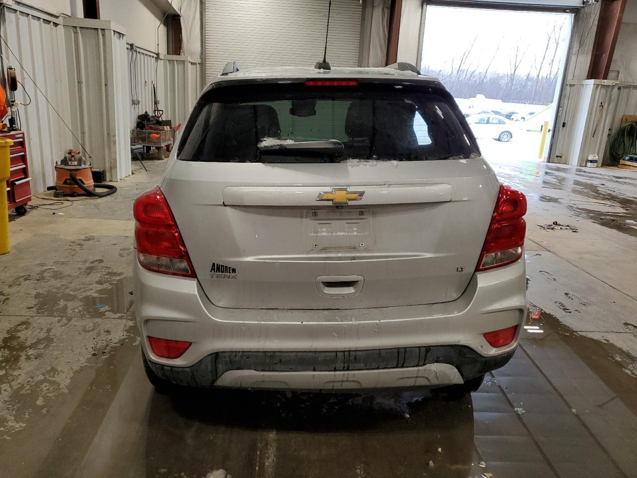 2018 CHEVROLET TRAX 1LT - Image 6
