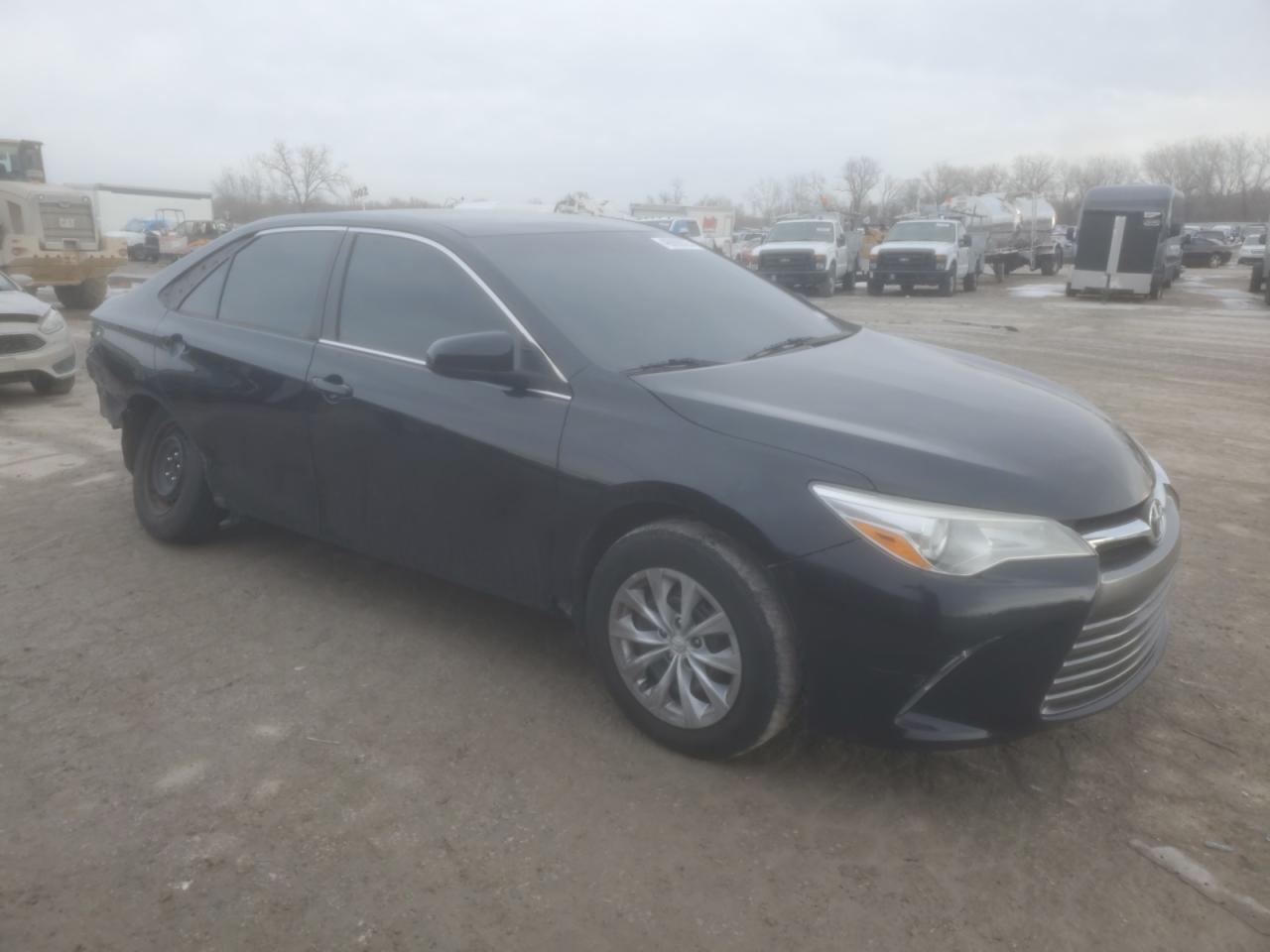 2017 TOYOTA CAMRY LE - Фото 4