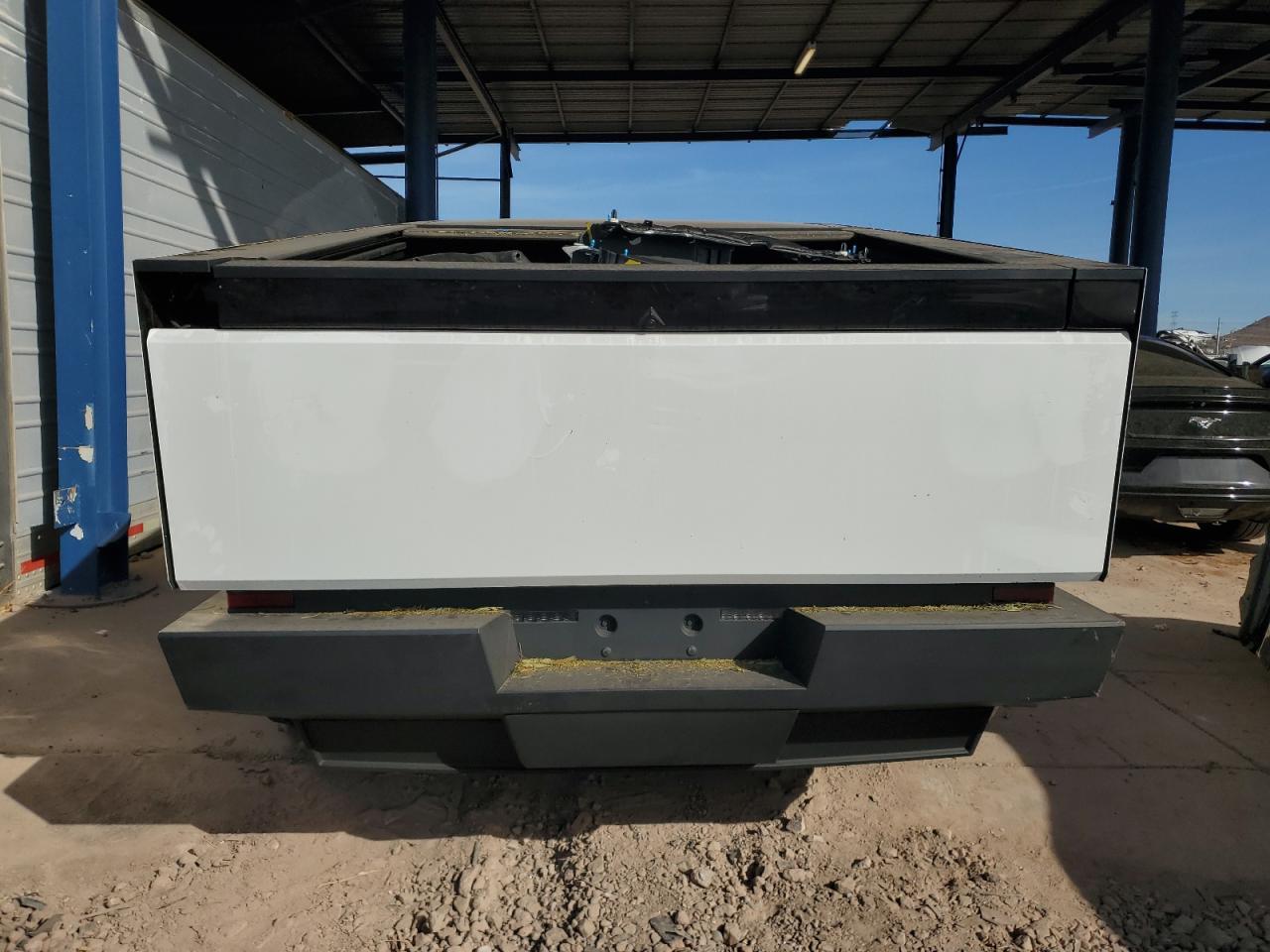 2024 TESLA CYBERTRUCK - Image 6