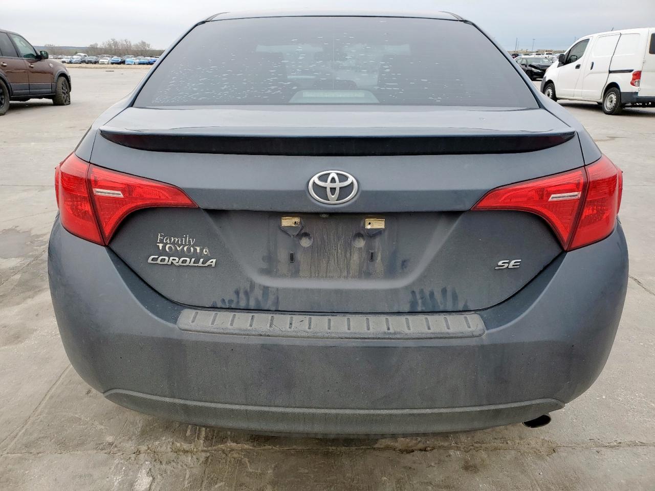 2018 TOYOTA COROLLA L - Image 6