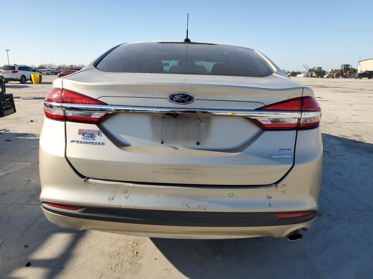 2017 FORD FUSION SE - Image 6