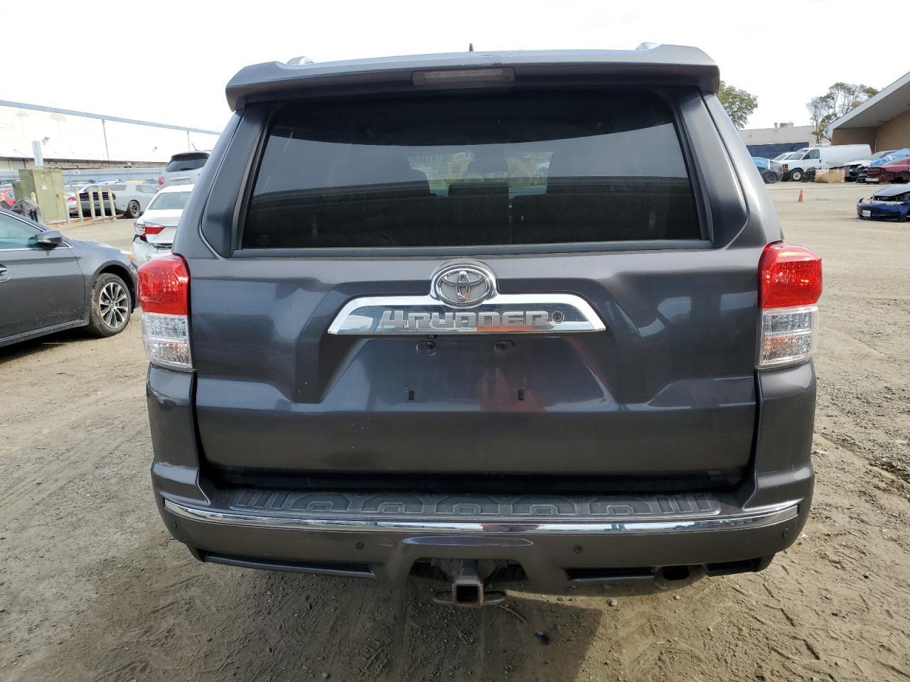 2011 TOYOTA 4RUNNER SR - Image 6