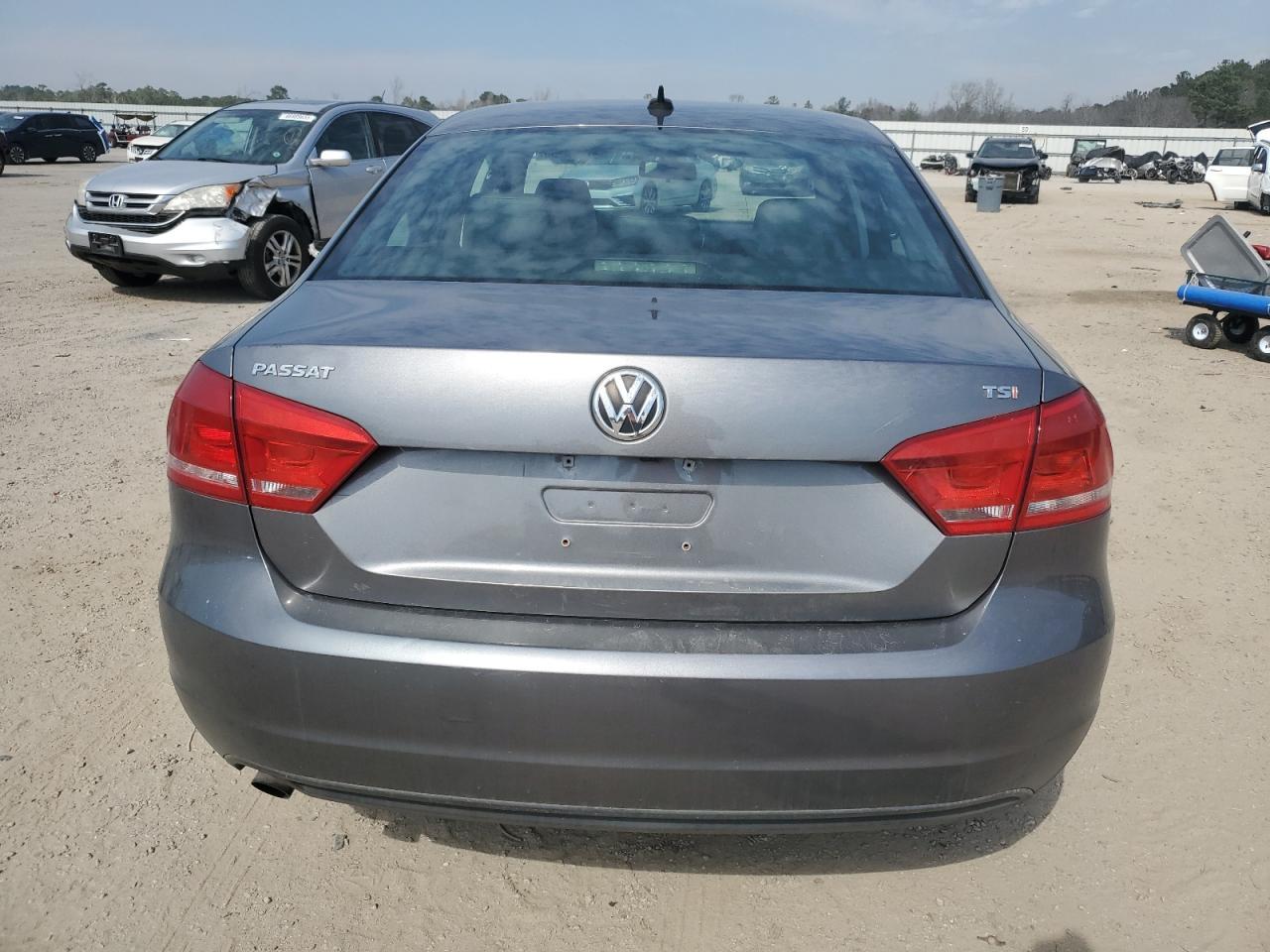 2015 VOLKSWAGEN PASSAT S - Фото 6
