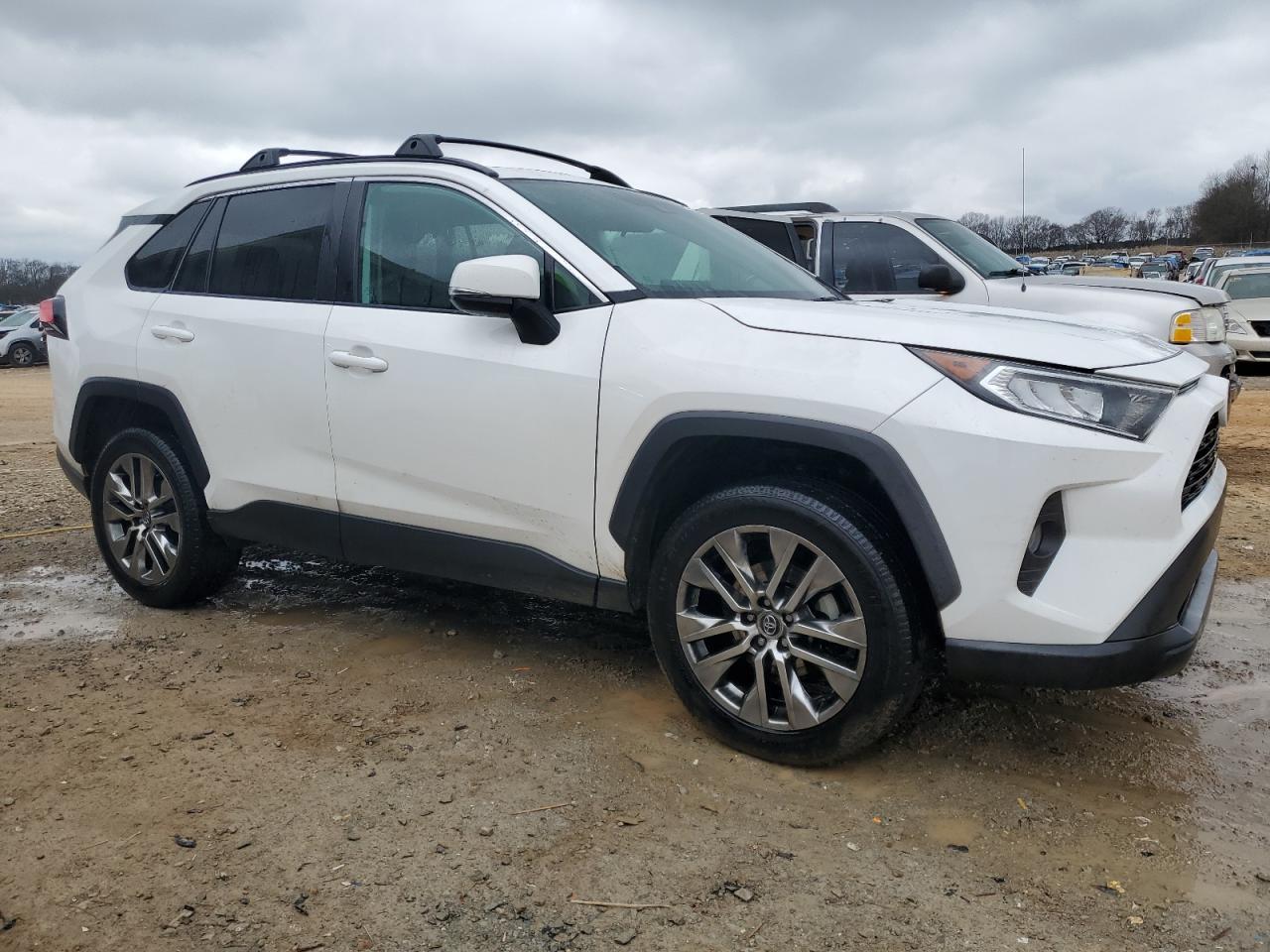 2020 TOYOTA RAV4 XLE P - Фото 4