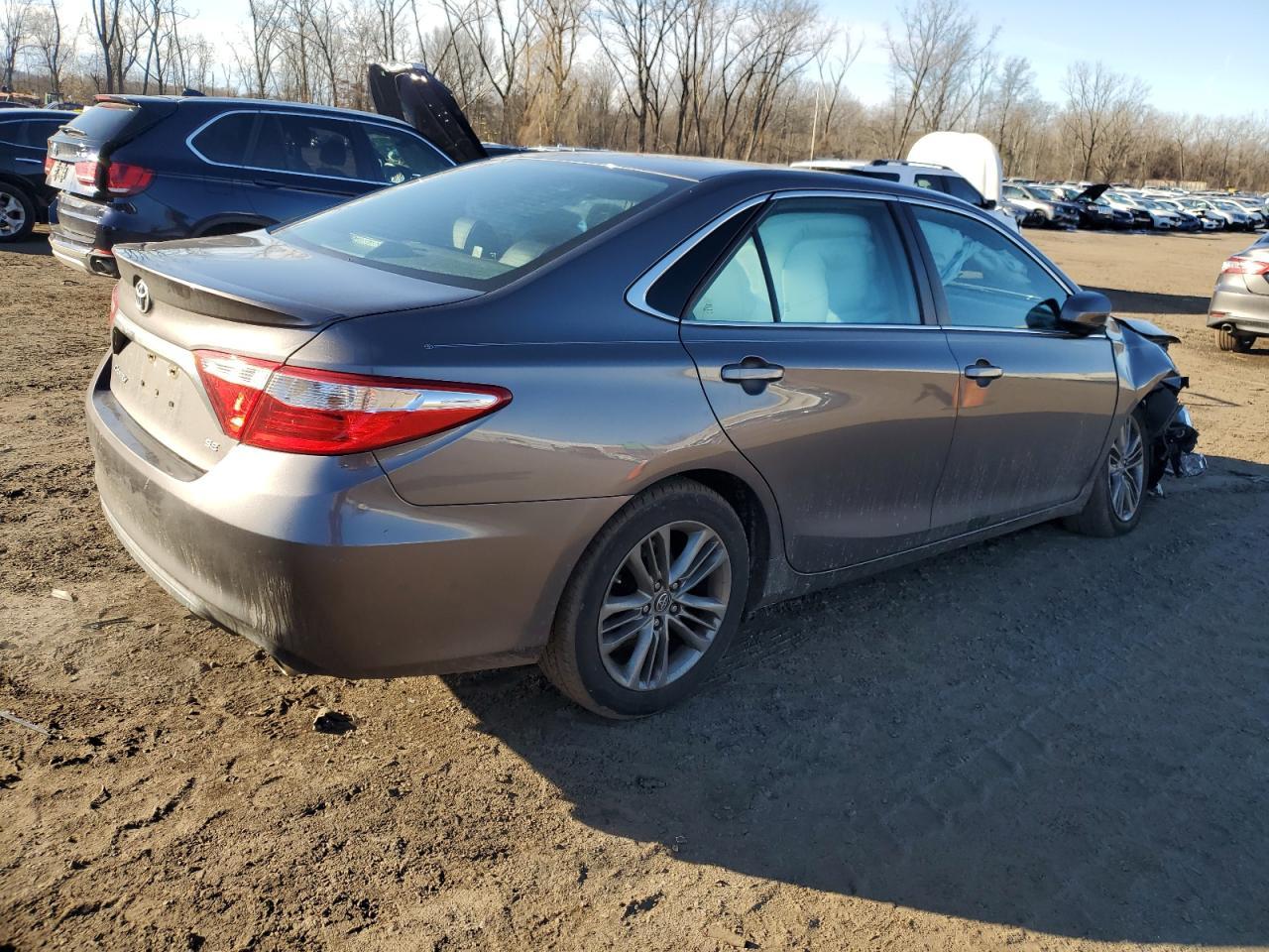 2017 TOYOTA CAMRY LE - Image 3