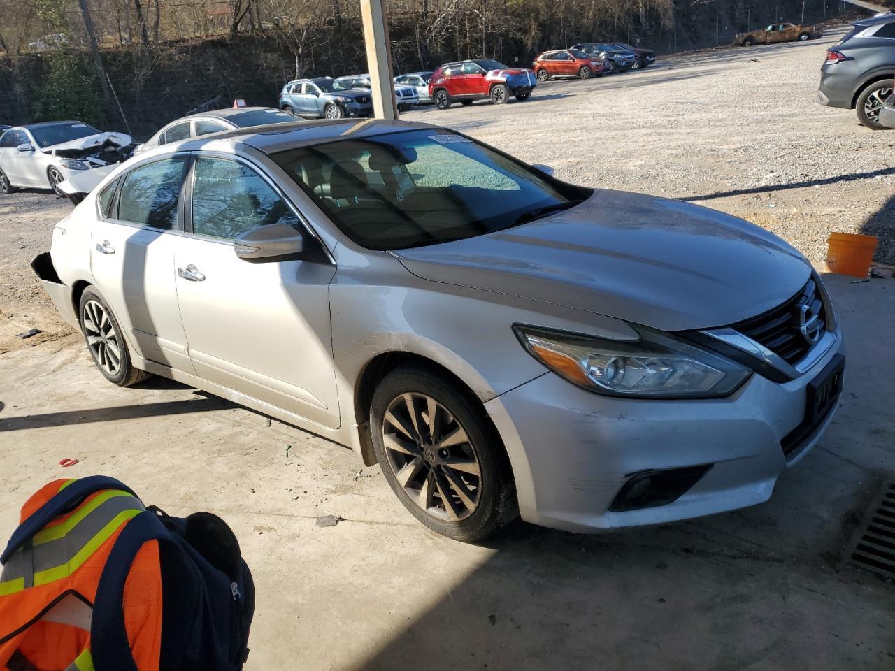 2017 NISSAN ALTIMA 2.5 - Image 4