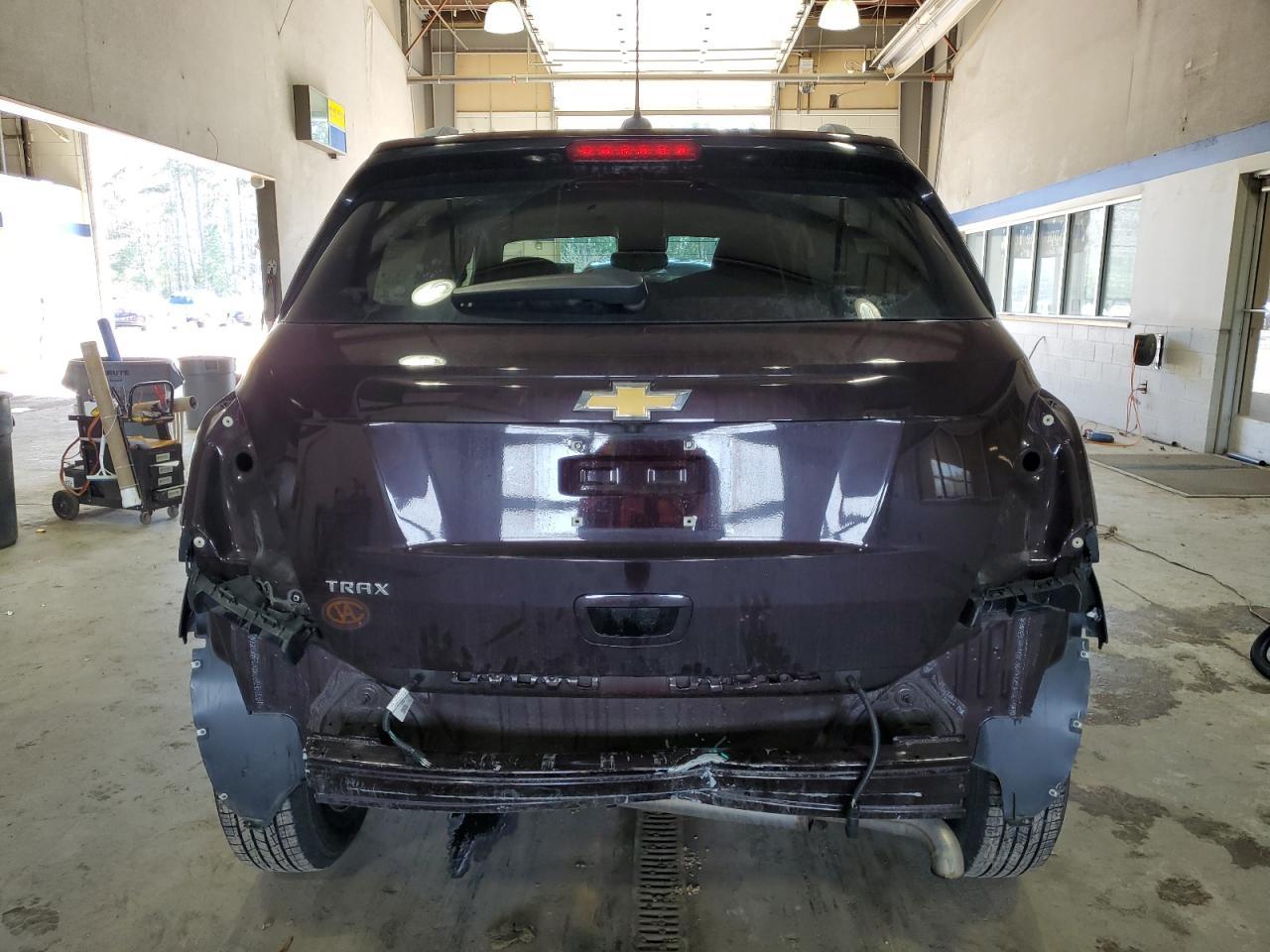 2021 CHEVROLET TRAX 1LT - Image 6