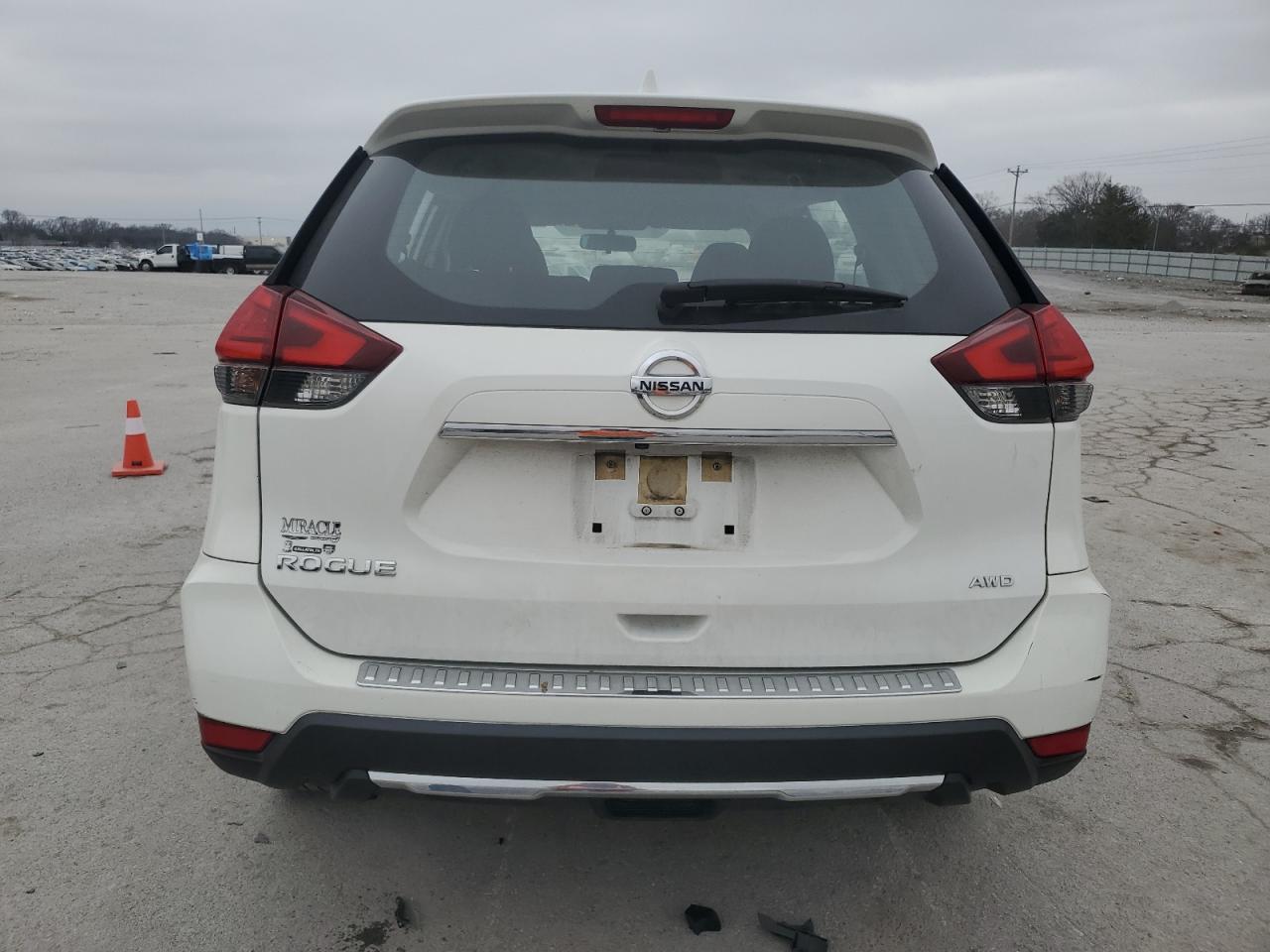 2017 NISSAN ROGUE S - Image 6
