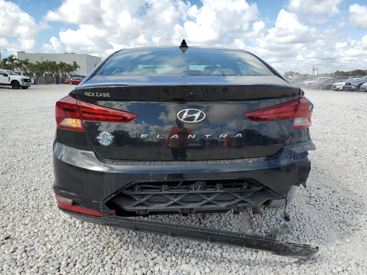2019 HYUNDAI ELANTRA SE - Image 6
