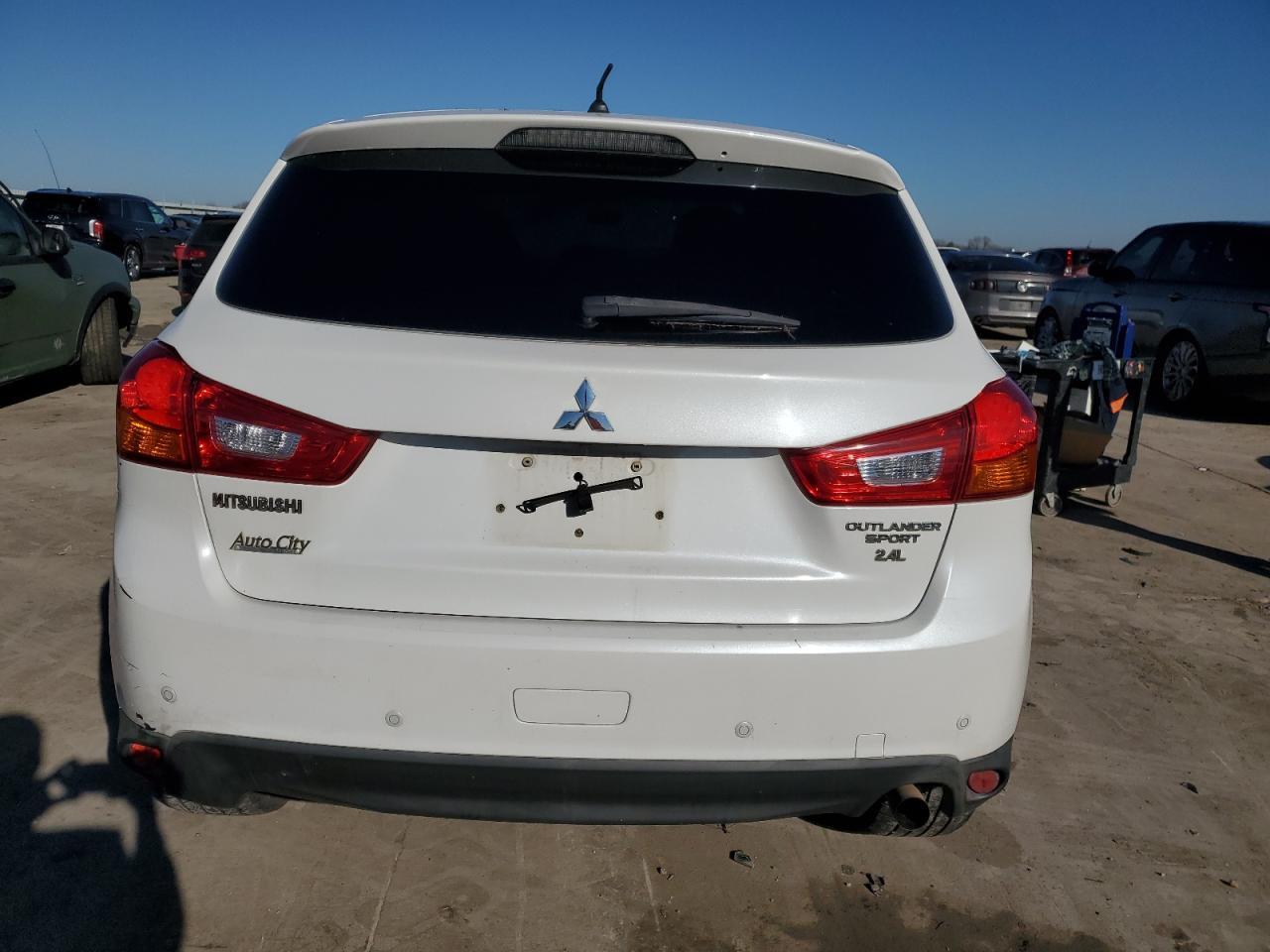 2015 MITSUBISHI OUTLANDER - Фото 6