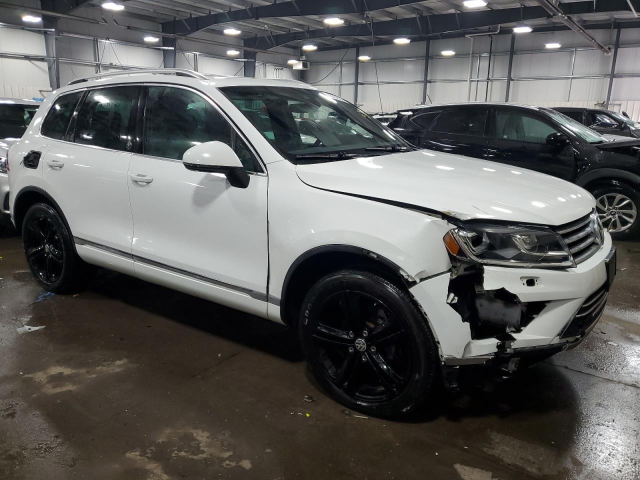 2017 VOLKSWAGEN TOUAREG WO - Image 4