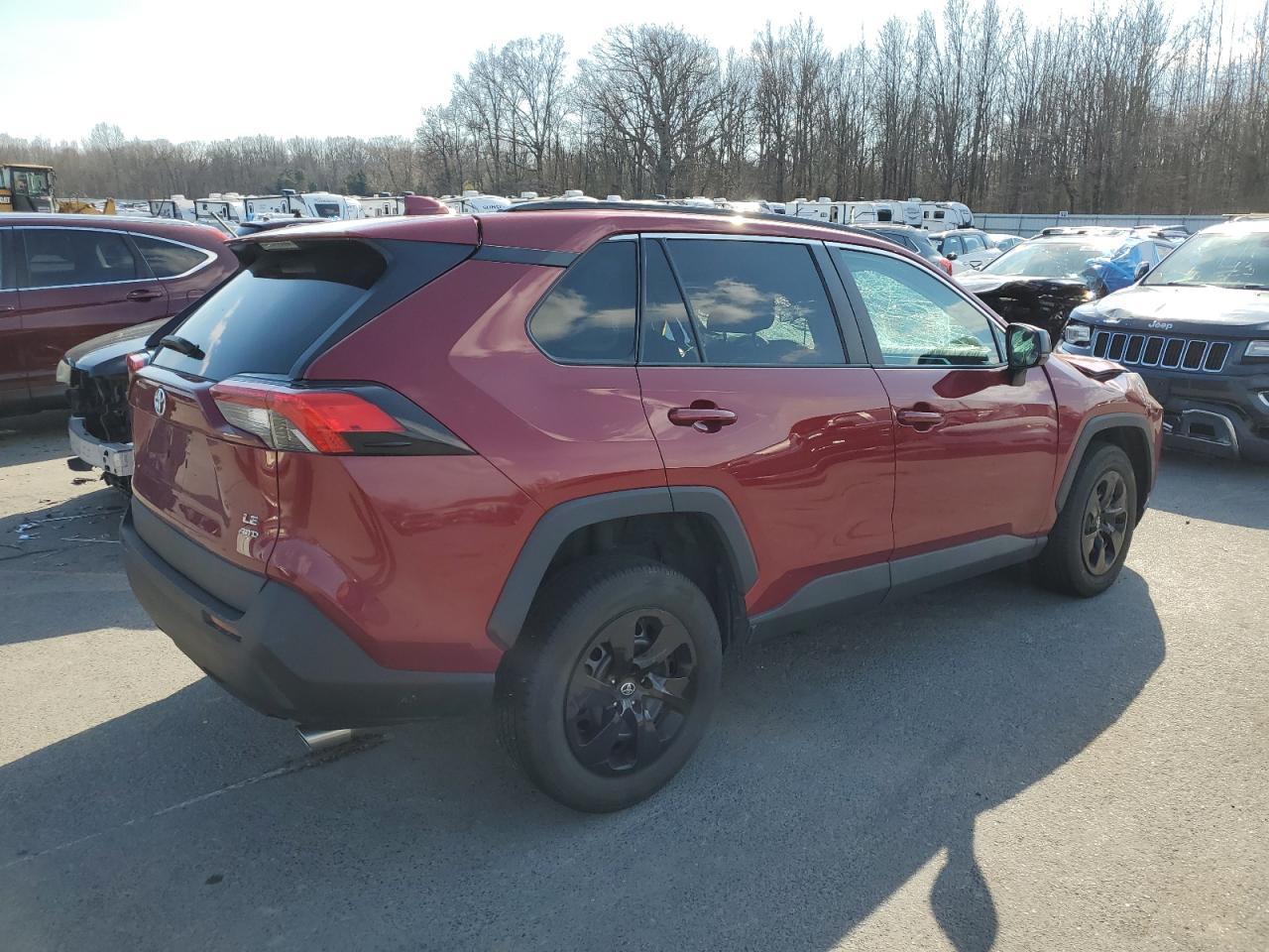 2021 TOYOTA RAV4 LE - Фото 3
