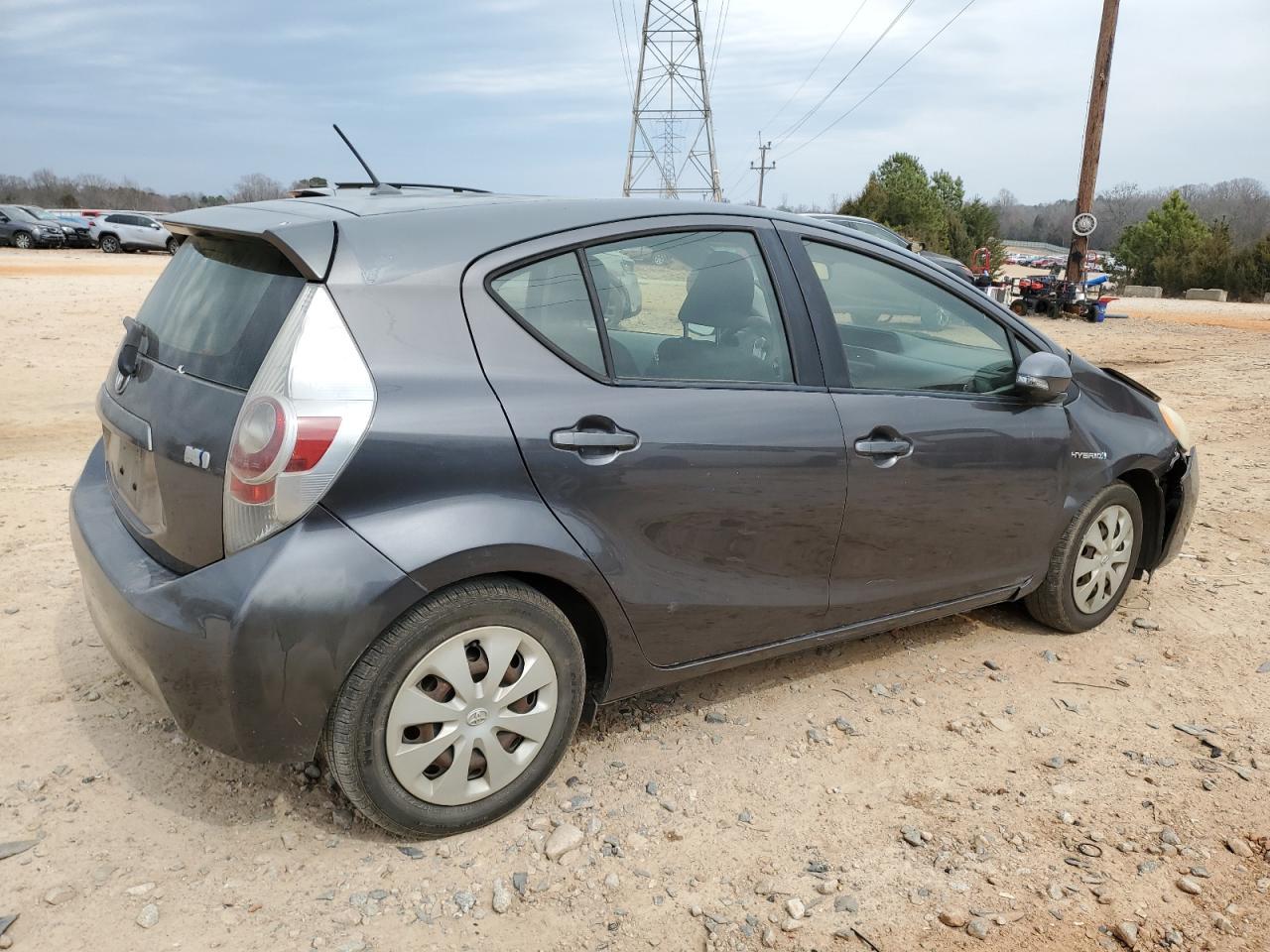 2013 TOYOTA PRIUS C - Image 3