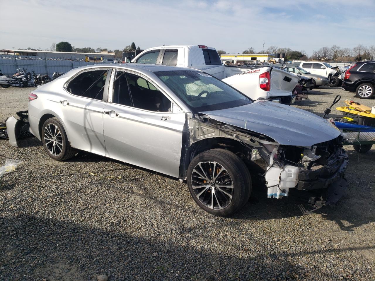 2018 TOYOTA CAMRY L - Фото 4