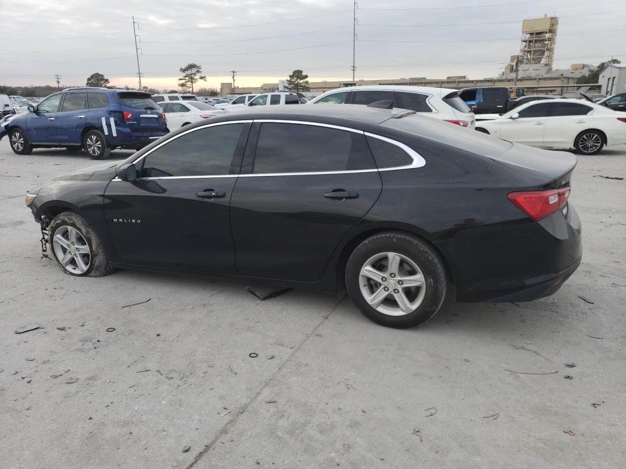 2019 CHEVROLET MALIBU LS - Фото 2