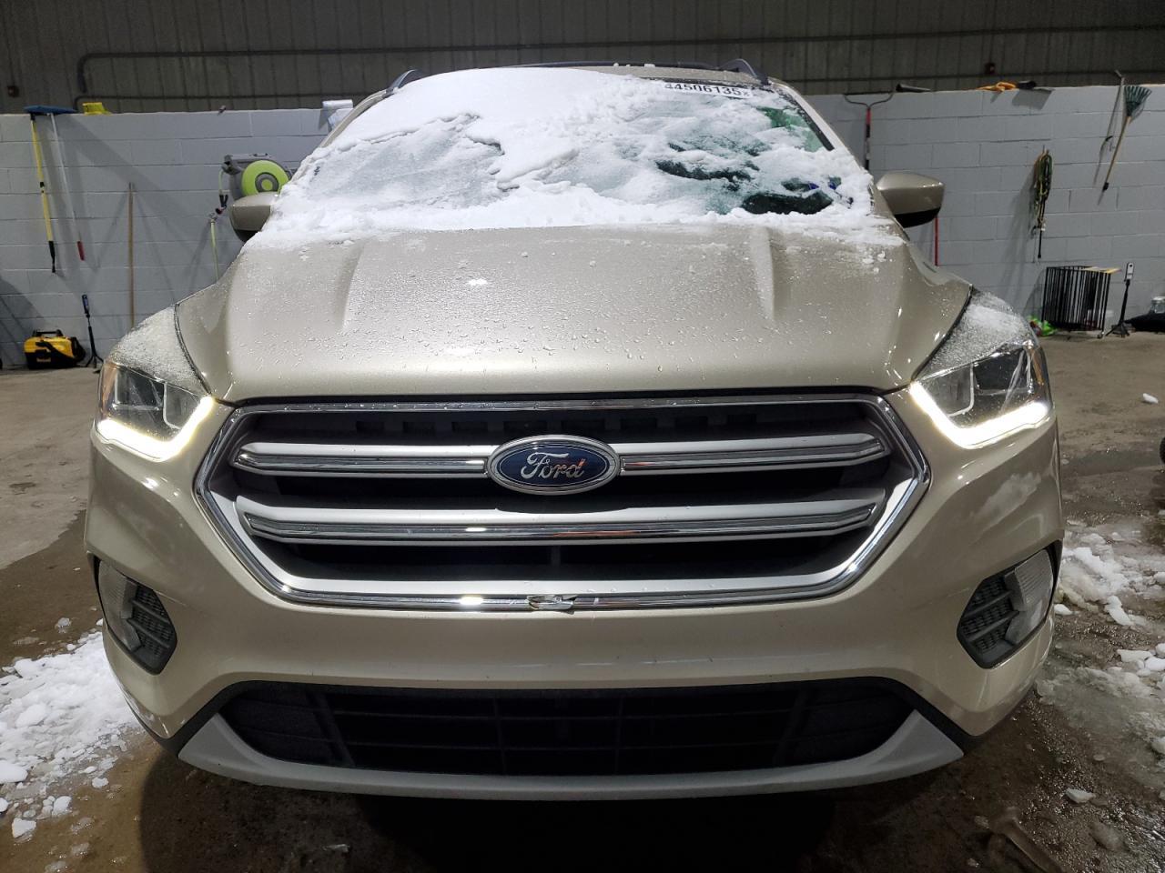 2017 FORD ESCAPE SE - Фото 5